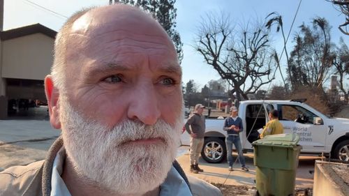 VIDEO | Cum a fost creată și cum funcționează „World Kitchen Organisation” / Coordonată de chef José Andrés, organizația hrănește, peste tot în lume, persoanele afectate de dezastre naturale sau conflicte armate/ În aceste zile se află alături de sinistrații din L.A.