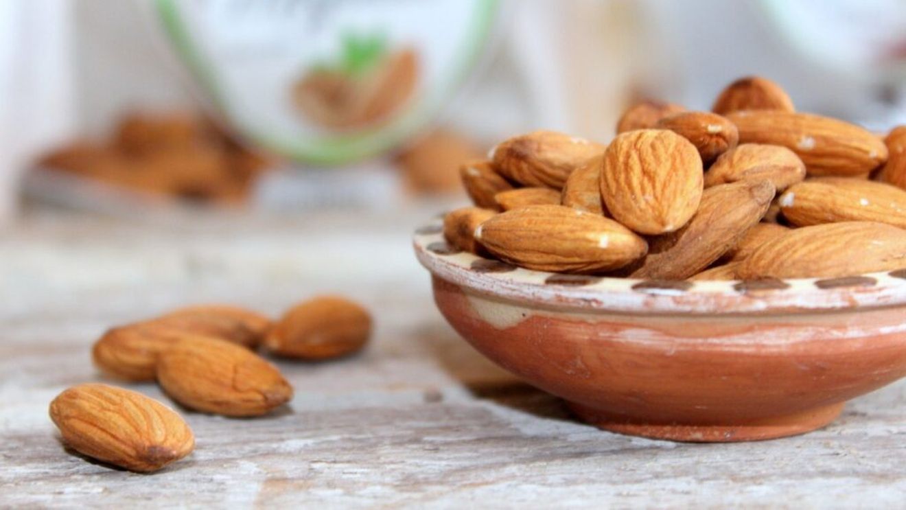Migdalele, foarte eficiente în combaterea constipației / Afecțiunea este frecvent legată de dietă