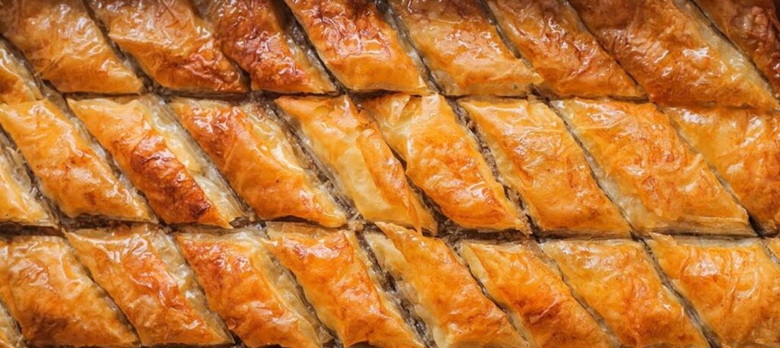 Din 20 martie, timp de trei zile, musulmanii sărbătoresc Ramazan Bayram / Ce se mănâncă la finalul Ramadanului și de ce este numită „sărbătoarea dulce” a musulmanilor