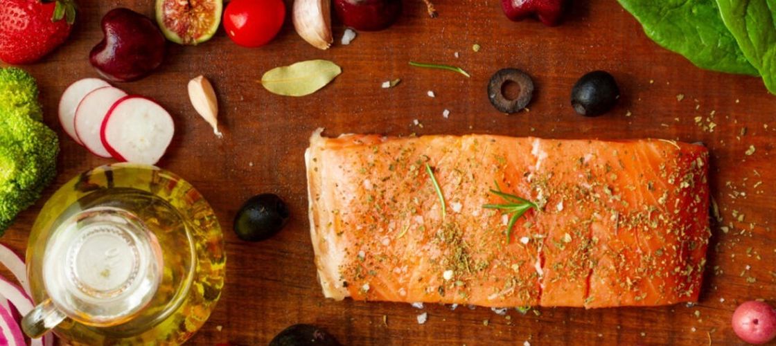 7 alimente care pot ajuta în apneea obstructivă în somn. Ce să mănânci și ce să eviți pentru un somn mai bun