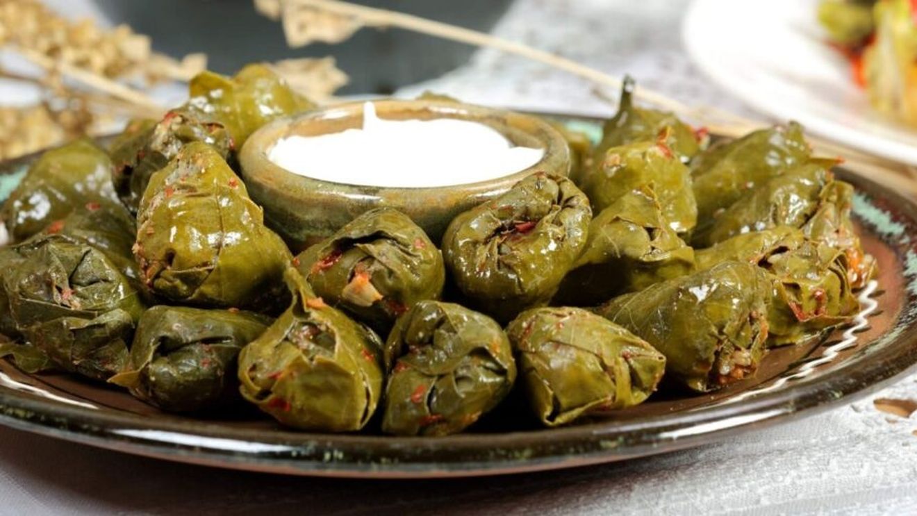 Rețetele Juanitei | Sarmale de orez în foi de viță - o variantă de sarmale delicioase pentru ultimele zile de post