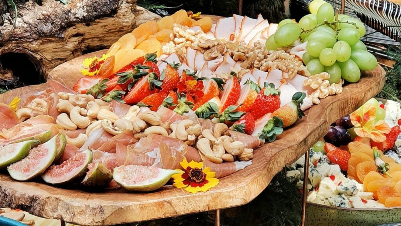 Alimente care îți pot provoca toxiinfecții alimentare, mai ales acum, vara / Iată cum te poți proteja, la următorul grătar, picnic sau petrecere cu mâncare adusă de invitați