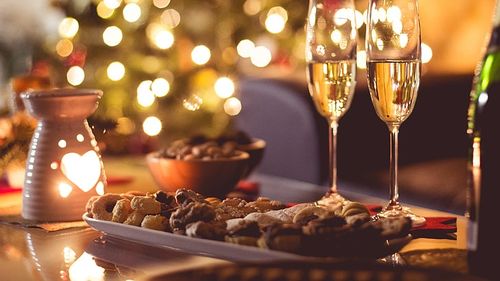 FOTO | Cele mai fascinante tradiții culinare de Anul Nou / Ce mănâncă popoarele lumii în prima zi a anului, pentru a avea parte de noroc: De la tăiței și mazăre la hering și porc