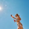 Canicula îi face pe oameni să renunțe la mișcare. Cercetătorii avertizează că efectele asupra sănătății pot fi serioase și explică cum putem face sport în siguranță pe vreme foarte caldă