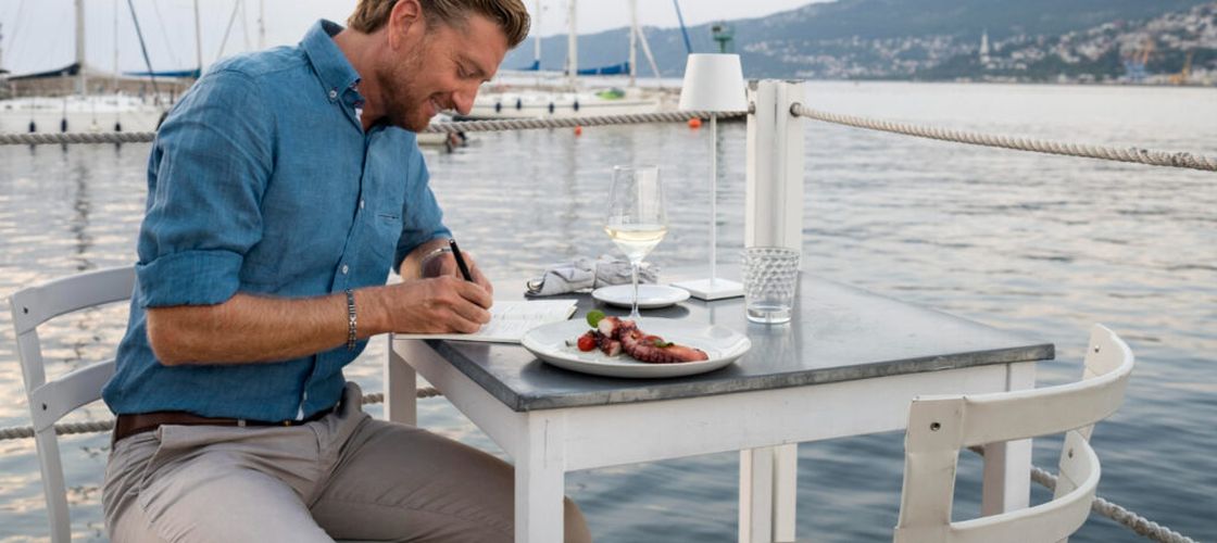 Cum se mănâncă pe un feribot spre Suedia – o experiență unică / Meniu bogat, dar atmosferă mai degrabă de autoservire