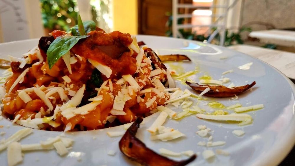 FOTO Ce mănâncă italienii / Prosciutto nu se vinde la kilogram, legumele se dau la bucată, iar relațiile dintre oameni primează mâncării din farfurie / Reportaj la firul busuiocului