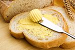 Unt sau margarină în prăjituri sau aluaturi? Un specialist în alimentație explică diferența care poate schimba complet rezultatul