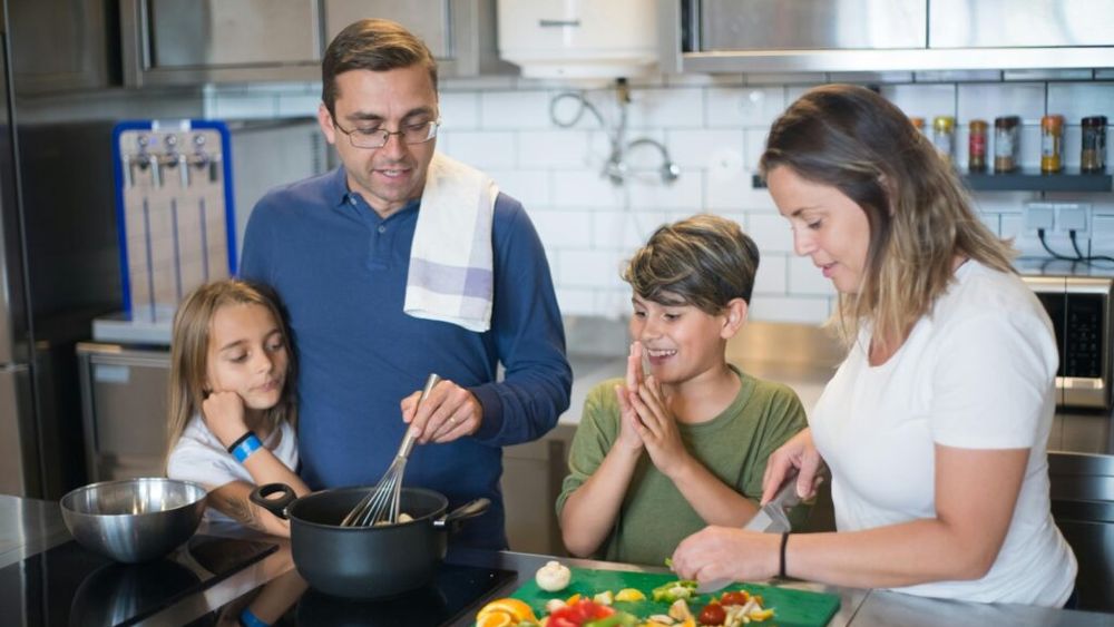 Veniturile gospodăriilor din România au crescut, în medie, cu 15,7% în interval de un an. O treime din cheltuielile de consum o reprezintă alimentele și băuturile nealcoolice