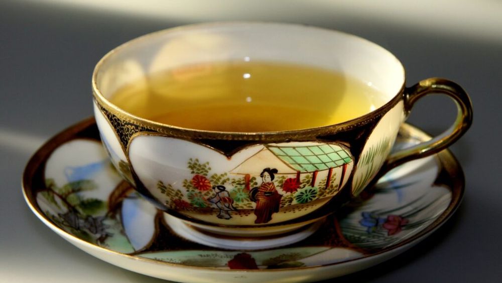 Doctor chinez: „Dacă ești dintre cei care mănâncă și beau în același timp băuturi reci, vei solidifica grăsimea din mâncare și va fi mult mai greu de digerat. Frigul înseamnă moarte, este Yin, căldura înseamnă viață, este mișcare, este Yang”