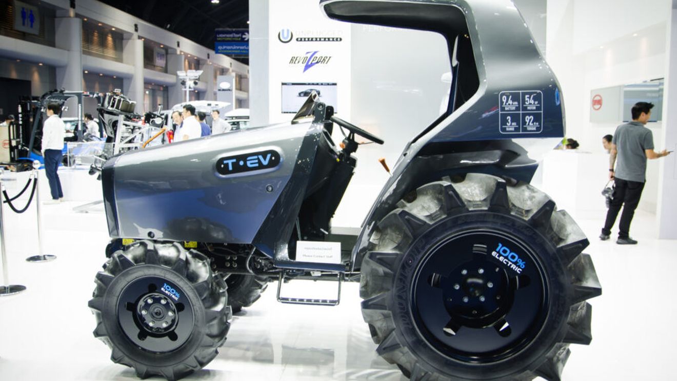 O echipă de cercetători propune un design inovator de tractor electric, cu eficiență mai mare și consum mai redus de energie