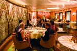 De ce spaniolii iau cina tot mai devreme/ Ponderea rezervărilor pentru ora 22:00 a scăzut semnificativ, iar restaurantele câștigă din rotația meselor