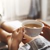 Cafeaua de dimineață lasă urme în intestin. Cercetătorii au eliminat-o timp de două săptămâni și au observat cum se schimbă microbiomul