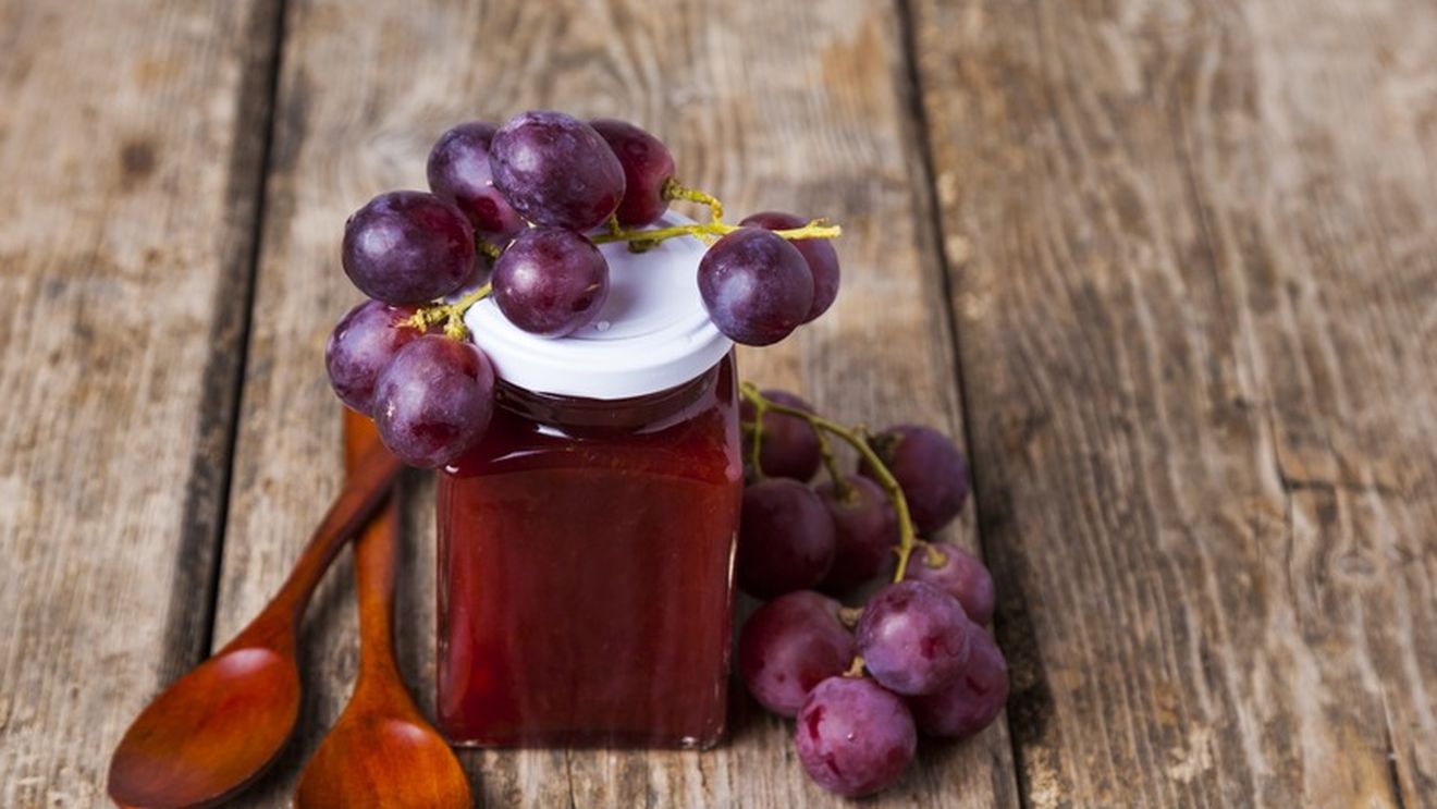 Dulceață de struguri: Poate fi pregătită atât din boabe întregi, cât și din pulpă, în funcție de preferințe