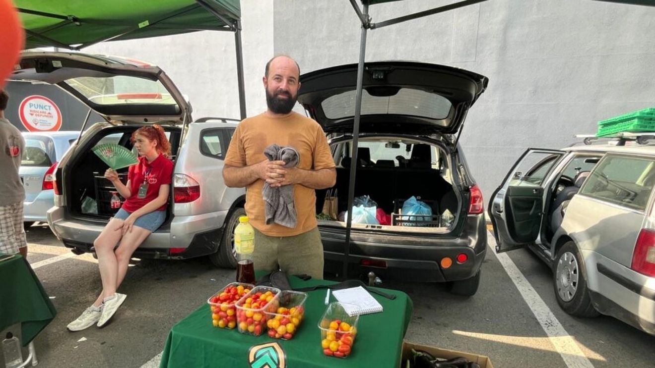 Fermier cu valoare adăugată: Un designer grafic și soția lui, specialist în marketing și publicitate, au vrut doar să fugă de oraș și au ajuns să aibă o mică plantație eco în Maramureș / Cultivă inclusiv unii dintre cei mai iuți ardei din lume