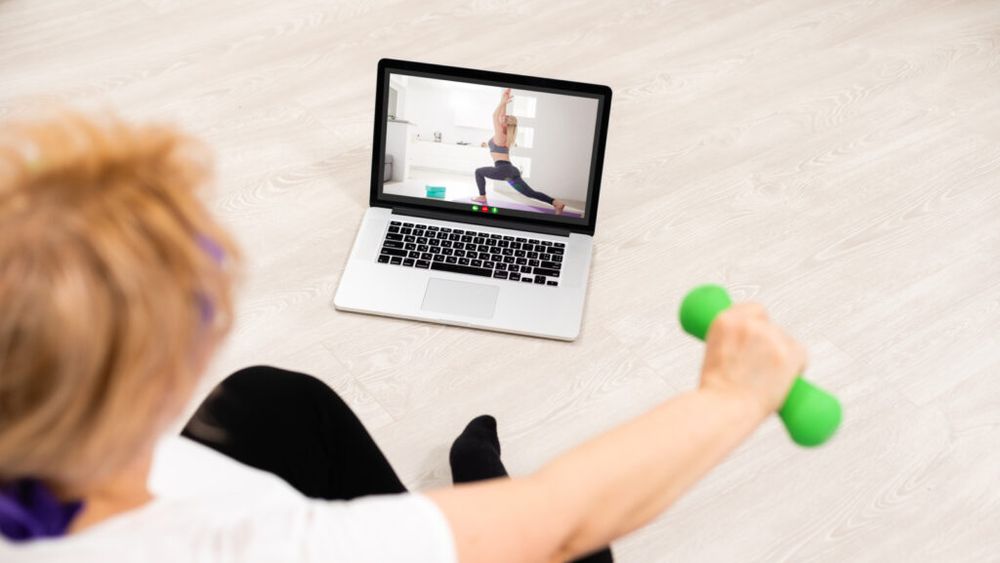 Patru obiceiuri sănătoase pe care le au în comun mai mulți experți în longevitate /„Simpla evitare a alimentelor ultraprocesate, a aditivilor și a lucrurilor care pot provoca inflamație este foarte importantă”