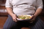 Obezitatea ar putea afecta creierul mai profund decât se credea. O moleculă din țesutul gras ar putea accelera boala Alzheimer