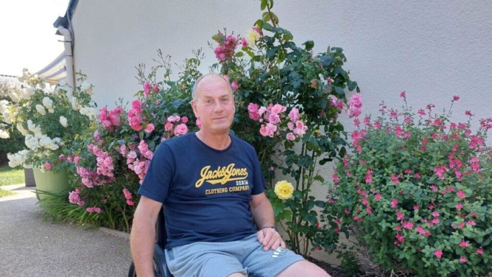 Povestea unui grădinar peisagist din Franța care s-a îmbolnăvit de cancer după ce a fost expus timp de 30 de ani la glifosat. „Mi-a distrus viața. A otrăvit oameni și natură”