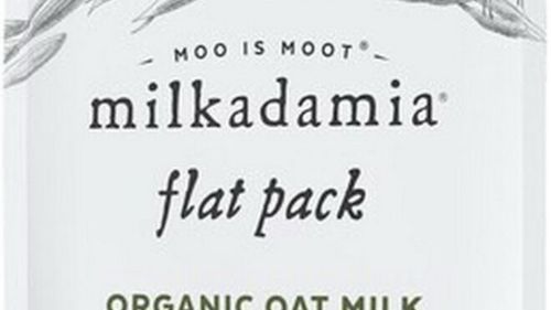 Tendința viitorului: pre-reciclarea sau reciclarea creativă/Lapte de ovăz, ambalat sub formă de foi, care se dizolvă în apă/ Făină de măsline, bogată în fibre/ Chipsuri făcute din pulpă de fructe și legume reciclate