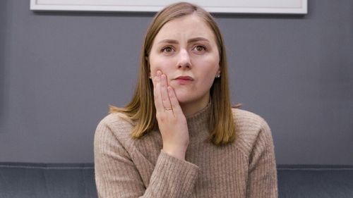 5 alimente care ajută la ameliorarea sensibilității dentare/ Manâncă lactate, mere și ghimbir și evită zahărul, carbohidrații și alcoolul