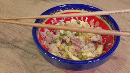 Rețetele Juanitei. Orez de conopidă. Amestecă-l cu orice alte ingrediente mai dorești și vei obține un preparat fără carbohidrați