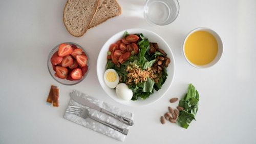 Zece superalimente sănătoase, pe care să le consumi în fiecare zi/ Acestea sunt bogate în nutrienți, ușor de mâncat și la îndemâna oricui