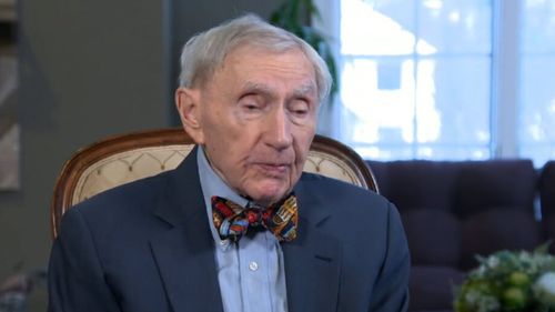 Cel mai în vârstă neurolog din lume are 102 ani, dar nu renunță la micile plăceri: „ Mănânc o friptură de vită și beau un vermut”/ Secretele sale sunt alimentația echilibrată, exercițiul fizic pe care nu l-a întrerupt nici acum și faptul că mereu i-a plăcut munca pe care a realizat-o