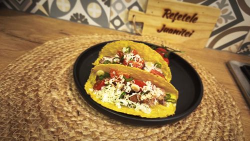 VIDEO | Rețetele Juanitei | Tacos cu resturile de carne de la friptura de miel/ Redu risipa de mâncare folosind ce a rămas de la Paște
