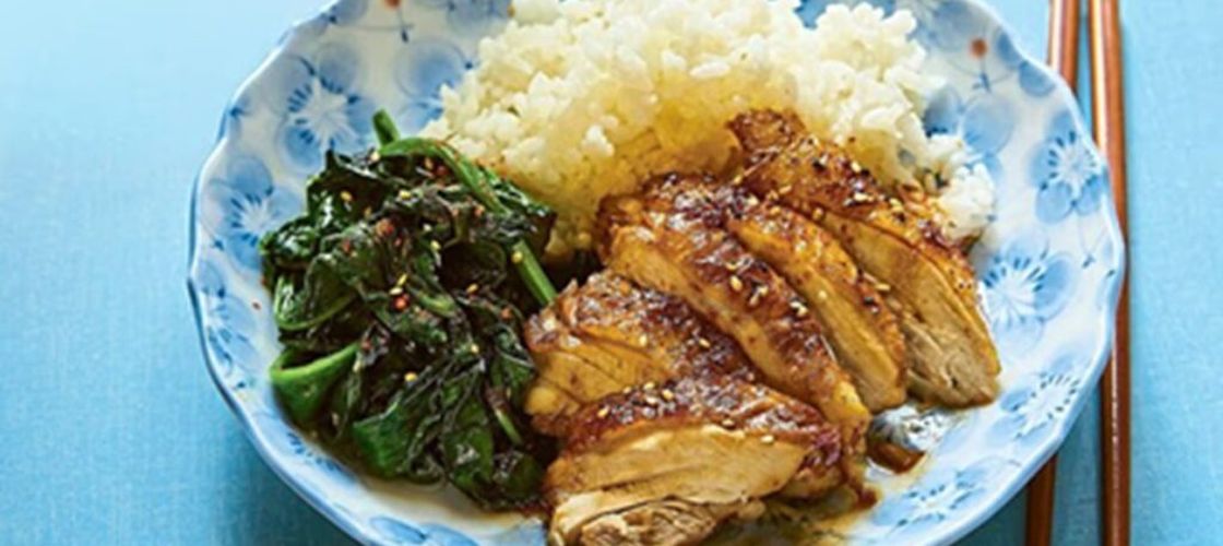 Pui teriyaki lipicios și picant, gata în 20 de minute / Rețeta simplă care transformă o cină banală într-un festin asiatic