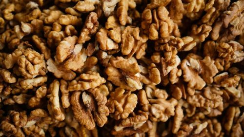 Cât de în siguranță sunt pasagerii alergici la nuci: Se pot transmite particule de arahide în avion, prin aer? Ce spun experții 