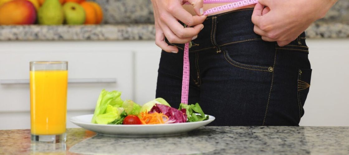 Meta-analiză bazată pe 22 de studii: postul intermitent nu aduce beneficii suplimentare față de dieta clasică în pierderea în greutate