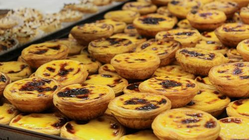 Cum produce și vinde legal un antreprenor de la Napoli celebrele pastéis de nata portugheze, fără să aibă un laborator propriu. O poveste care poate servi drept model de urmat pentru orice produs