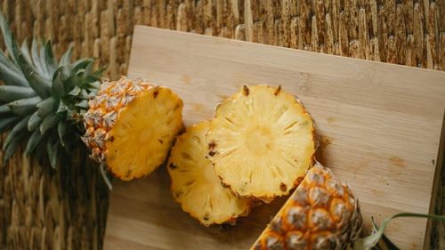 Ananasul: Fructul dulce cu beneficii multiple și o istorie fascinantă. A fost adus în Europa de Cristofor Columb / Aproape 10% din necesarul zilnic de fibre se află într-o cană de ananas