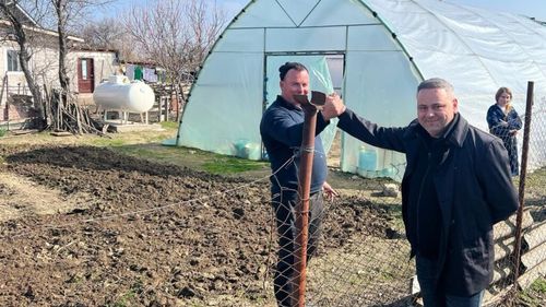 Ministrul Agriculturii susține că mănâncă bio și are un solar pentru familie: Producem bio, nu folosim pesticide / Unde mă opresc, mănânc mici. Îmi plac