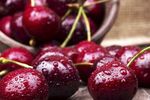 Care dintre aceste trei fructe de sezon sunt mai sănătoase și/sau mai gustoase: vișine, cireșe, cireșe amare