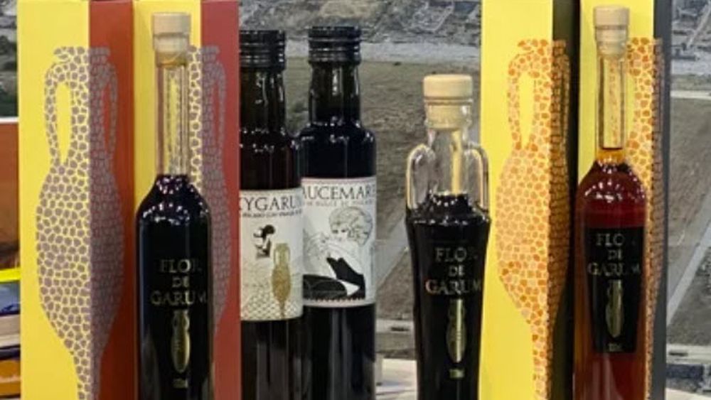 Garum: Sosul de peste 2.000 de ani care revine în bucătăria modernă/ Bucătar: „Se vorbește din ce în ce mai mult despre sustenabilitate și utilizarea resurselor, iar acest sos se face din măruntaiele, oasele și capetele peștilor”