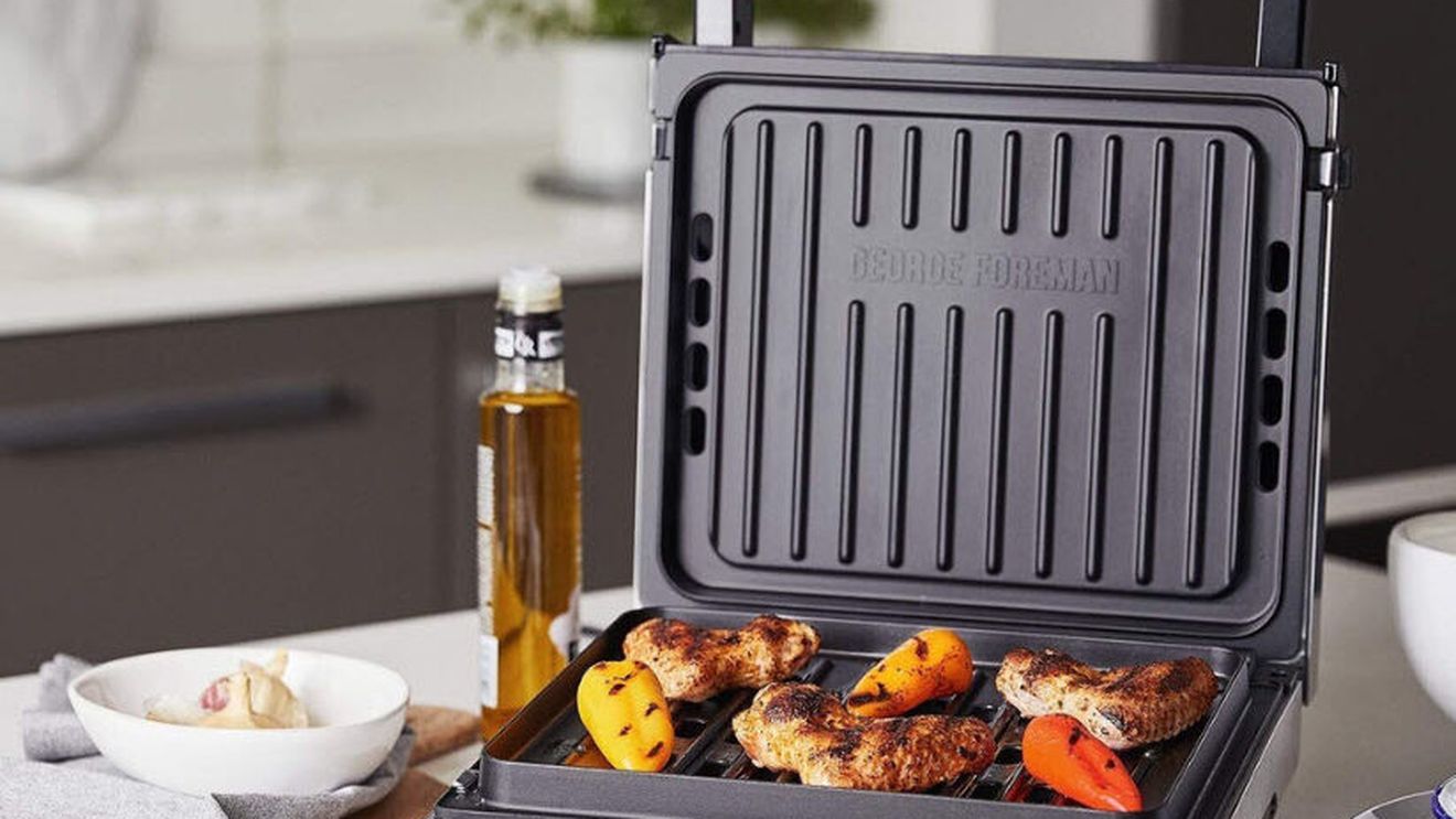 Dacă n-ai unde pune un grătar în aer liber, dar ești fan al preparatelor gătite în acest fel, grătarul electric este aparatul de care ai nevoie/ Tot ce trebuie să știi când alegi un grătar pentru indoor