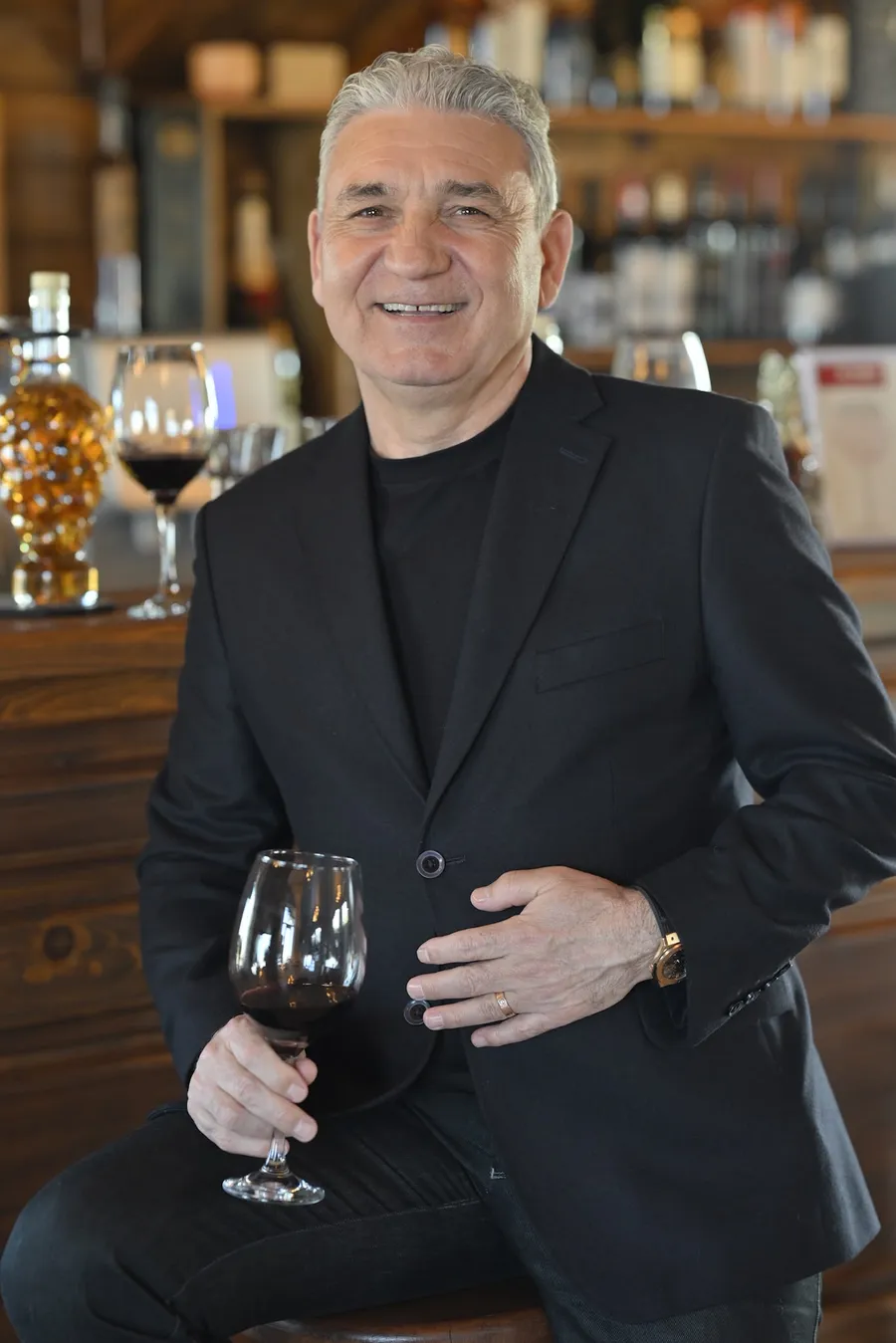 stere-halep-vin-Diana-Anghel-oenolog-Domeniile-Halep-vin-cu-personalitate-terroir-Dobrogea-vinificatie-recoltare-Merlot-Cabernet-Sauvignon-vin-romanesc-cultura-vinului-alegerea-vinului-servirea-vinului-seceta-vita-de-vie