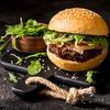 Nutriționiștii au ales cea mai sănătoasă carne pentru burgeri, iar răspunsul nu este vita sau curcanul / Carnea de bizon, deși mai scumpă, are mai puține grăsimi și mai multe proteine