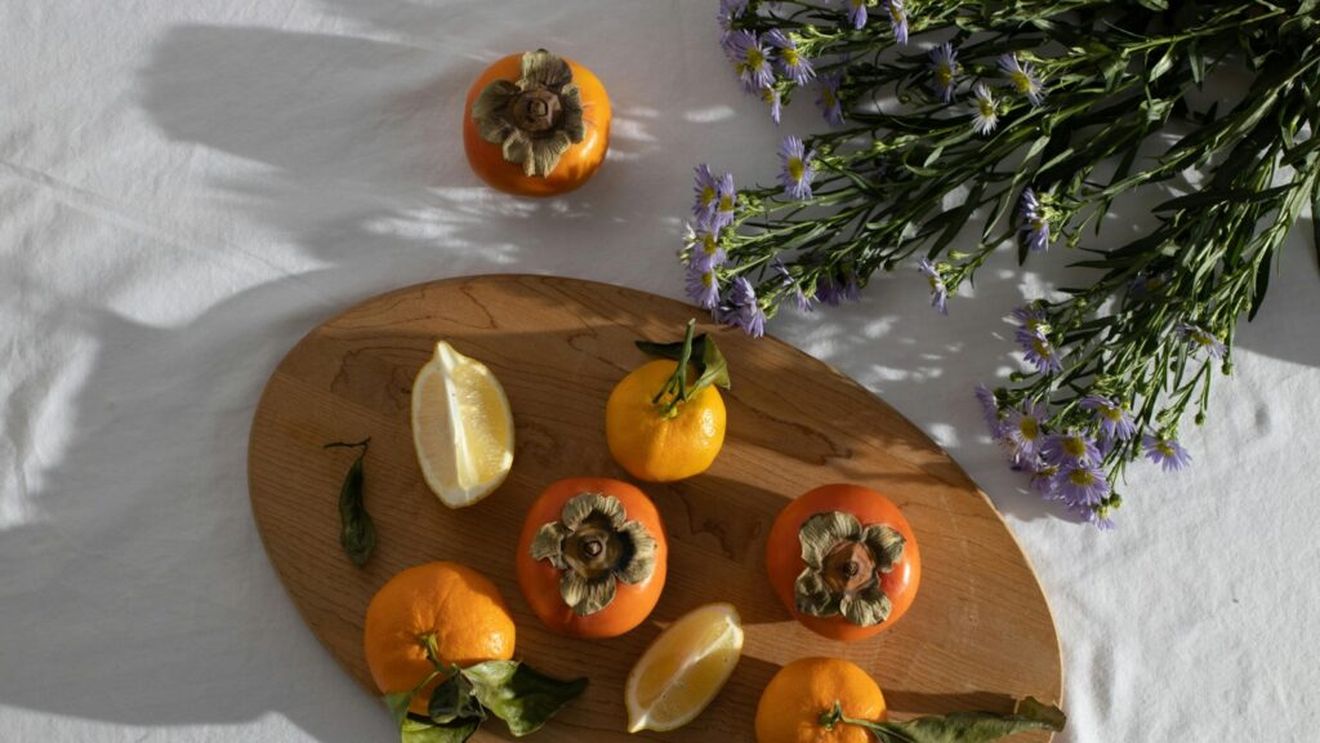 Fructul kaki trebuie mâncat corect pentru a-i putea savura aroma/ Iată cum să alegi aceste delicatese, ce gust au și în ce preparate poți să le integrezi