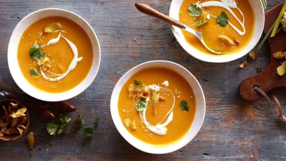 Supă cremă de morcovi cu ghimbir. O rețetă care încălzește și se prepară rapid
