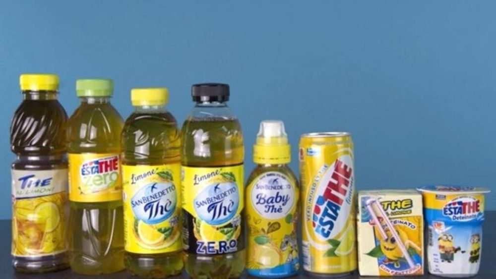 Care e diferența dintre un ceai făcut acasă și ceaiurile industriale vândute în sticle? Diferența nu o face doar zahărul