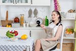 Nu lăsa pâinea cu fața în jos, nu păstra ceapa lângă cartofi și nu mânca stridii vara. 10 superstiții despre mâncare care sună absurd, dar au un sâmbure de adevăr. Unele chiar au salvat vieți