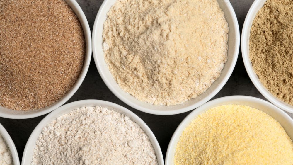 7 tipuri de făină mai sănătoasă pe care le poți folosi în locul făinii albe / Care au mai multe fibre, proteine și nutrienți
