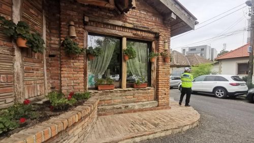 FOTO | Primăria Timișoara a început demolarea a două restaurante celebre din Complexul Studențesc, care au ocupat spațiul public prin extinderi ilegale