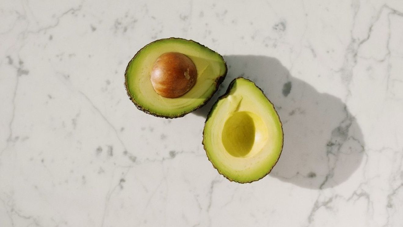 Fructul care i-a zăpăcit pe români: importul de avocado a depășit 1.000.000 de euro anual; acum zece ani, era sub 8.000 de euro!