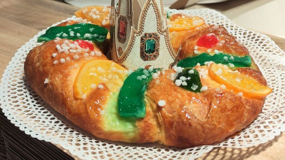 VIDEO | Epifania sau Botezul Domnului din tradiția ortodoxă coincide în credința catolică cu Ziua Regilor, când cei trei Magi au venit la Isus pentru a-i aduce daruri / Ce este Tarta Regilor care se servește la masa de 6 ianuarie și de ce are formă rotundă