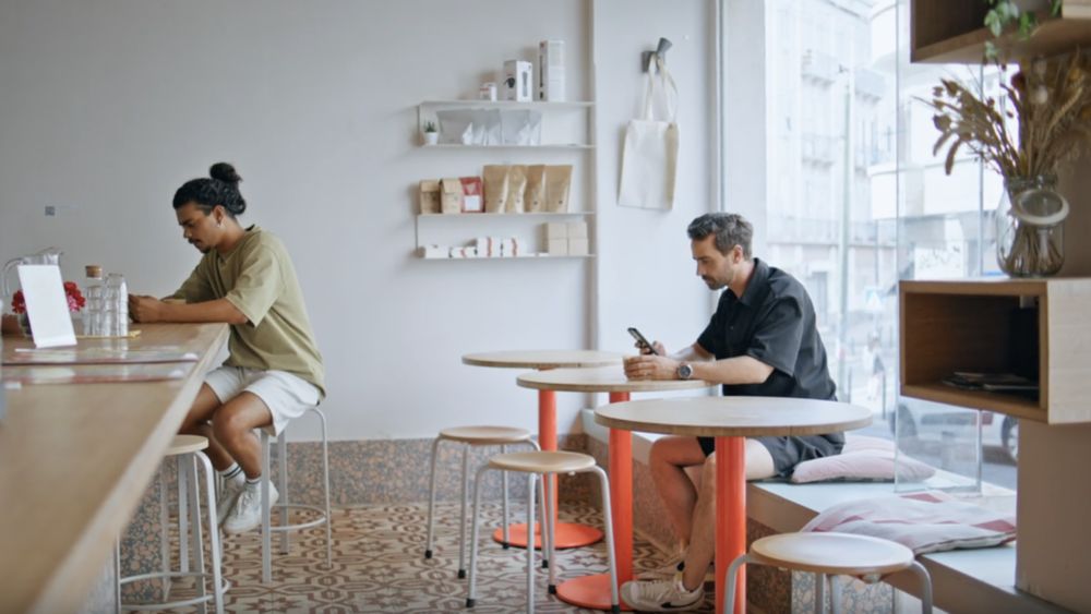 INTERVIU | Profilul consumatorului de cafea, realizat de un barista profesionist / „Băutura pe care o alegi spune multe despre tine” (Ep. 2)