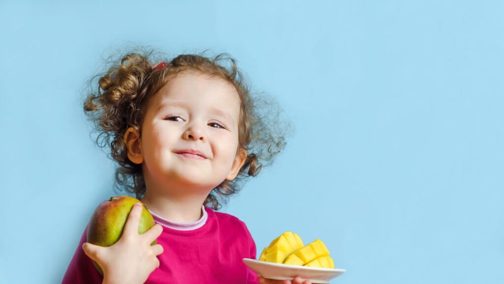 Mango în școlile din Constanța / Elevii vor participa la sesiuni de degustare de fructe exotice