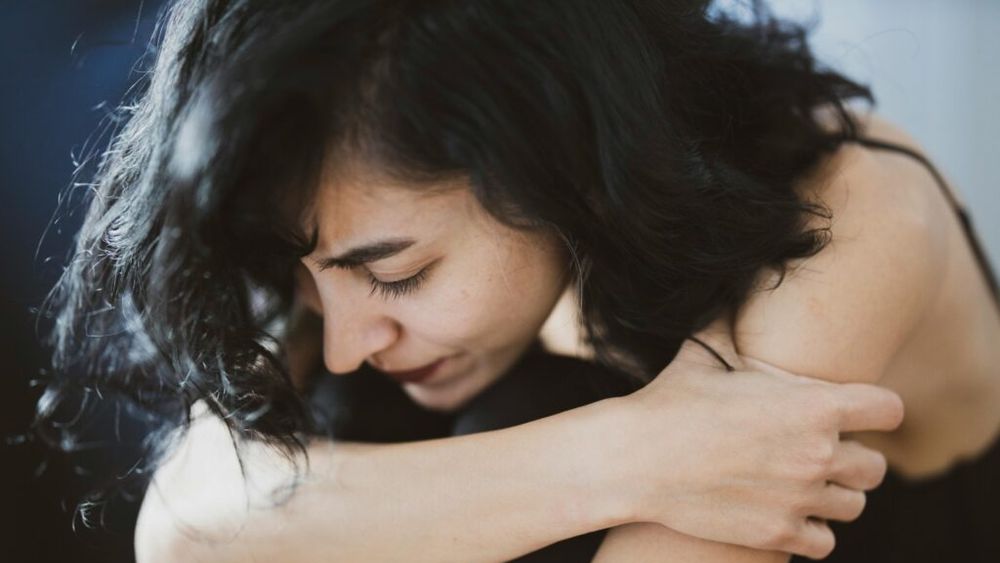 Un medic le sfătuiește pe femei ce alimente să mănânce pentru a atenua sindromul premenstrual