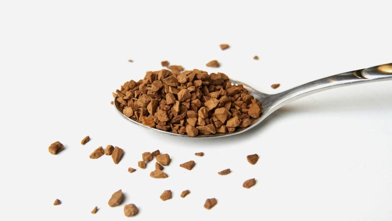 Este cafeaua instant bună pentru tine?/ Specialiștii spun că ea poate îmbunătăți funcția cognitivă, te poate feri de depresie și de sindrom metabolic/ Totul este să nu faci excese